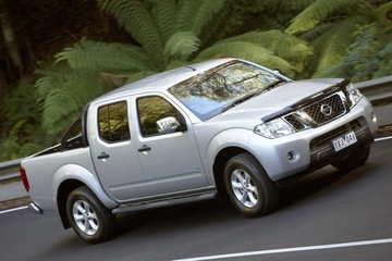 Trieu hoi gan 2.500 xe Nissan Navara tai VN do loi tui khi hinh anh