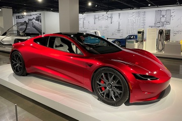 Sieu xe dien Tesla chi can 1,1 giay de tang toc 0-96 km/h hinh anh