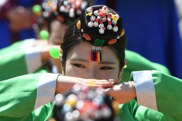 'Hay nho rang co chi la do choi cua toi' hinh anh