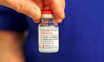 4.700 lieu vaccine Moderna nhiem chat la da duoc tiem o Nhat hinh anh
