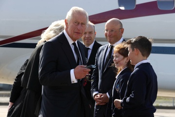 Vua Charles III lan dau den Bac Ireland ke tu khi len ngoi hinh anh