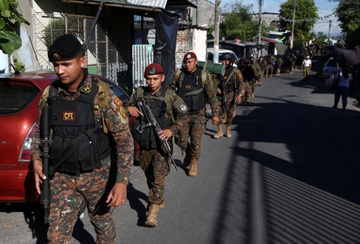 Vi sao tong thong El Salvador dieu 10.000 binh si toi Soyapango hinh anh