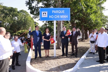 Cuba doi ten cong vien Hoa Binh thanh cong vien Ho Chi Minh hinh anh