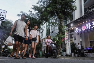 Pho Han 'moc nhu nam' khi khach Han ran ran den Viet Nam hinh anh