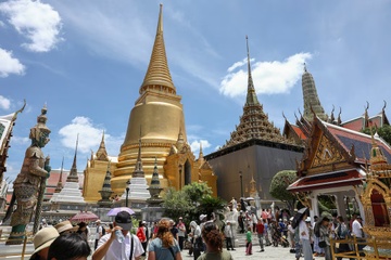 Giảm tour khách Việt đến Thái Lan