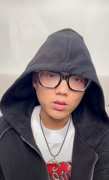 Pham Thoai xin loi anh 1