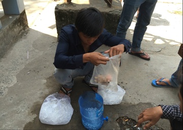 ​Khoanh vung nhom giang ho chem lia tay thanh nien giua pho hinh anh