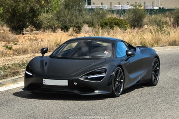 Vua ra mat, McLaren 750S Spider da xuat hien tren duong pho hinh anh