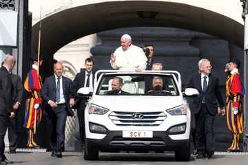 Lịch sử Popemobile - chuyên xa phục vụ Giáo hoàng