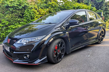 Chu xe vo tinh mua lai chinh chiec Honda Civic Type R bi trom cua minh hinh anh