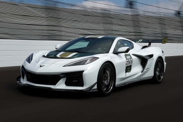 Chevrolet Corvette ZR1 làm xe an toàn cho chặng đua Indy 500