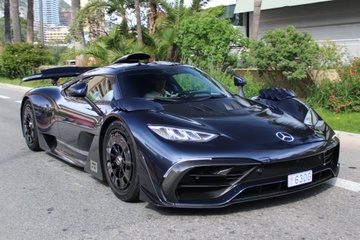 Tay đua F1 nhận siêu xe Mercedes-AMG One hơn 3 triệu USD
