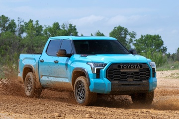 Toyota ra mắt màu sơn mới lấy cảm hứng từ vũ trụ
