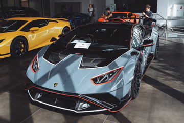 Sieu xe Lamborghini Huracan STJ duoc ban giao den khach hang hinh anh
