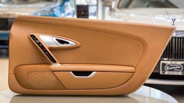 Công tắc xe Bugatti Veyron hơn 15.500 USD, chủ xe tự sửa tốn 1,2 USD