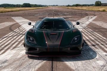 Siêu xe Koenigsegg Agera R hơn 10 năm tuổi được 'độ' chính hãng