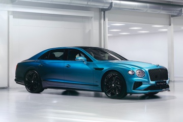 Tuy chon son doi mau tren Bentley Flying Spur co gia 68.000 USD hinh anh