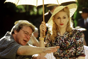 Dao dien ‘Evita’, ‘Pink Floyd: The Wall’ qua doi o tuoi 76 hinh anh