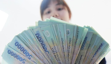 Nhan vien ngan hang nao co thu nhap hon 20 trieu dong moi thang? hinh anh