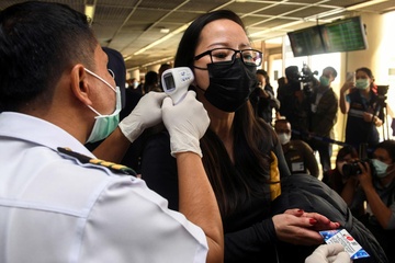 Hang hang khong, casino mat hang nghin ty von hoa vi virus corona hinh anh