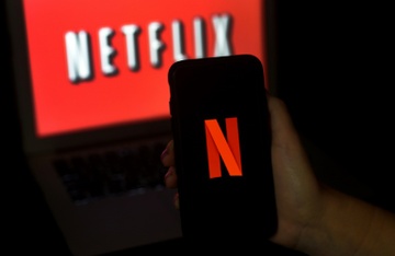 Amazon, Netflix va Spotify cung phai dong thue VAT tai Viet Nam hinh anh
