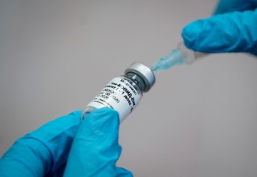 Hon 7.500 ty dong da chuyen ve quy vaccine Covid-19 hinh anh