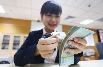 Hang loat lanh dao LienVietPostBank dang ky mua vao co phieu hinh anh