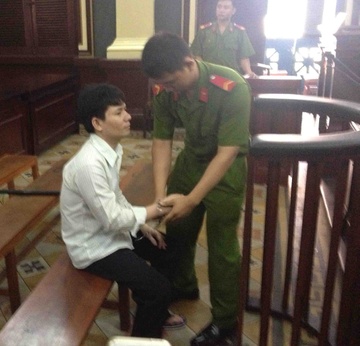 Dam chet ban than chi vi… soi chi hinh anh