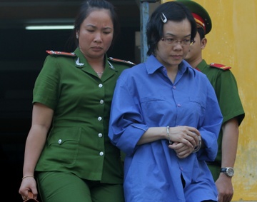 De nghi khoi to toi tham o tai san doi voi Huyen Nhu hinh anh