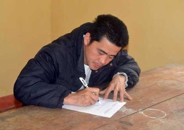 Ban chet hang xom vi 'tom tem' voi vo hinh anh