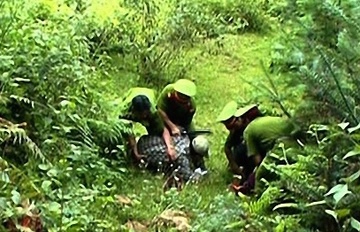 Khi nao canh sat duoc no sung ban toi pham? hinh anh