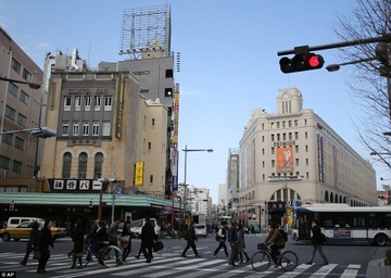 Tokyo lot xac sau 70 nam My doi bom khien 100.000 nguoi chet hinh anh