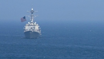 tàu khu trục mang tên lửa điều khiển USS Lassen (DDG-82). Ảnh: Flickr Hạm đội 7
