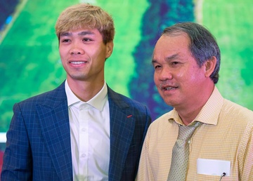 Cong Phuong nhan luong bao nhieu khi choi bong o Bi? hinh anh
