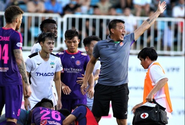 Cau thu HAGL hoang so vi tuong dong nghiep can luoi hinh anh