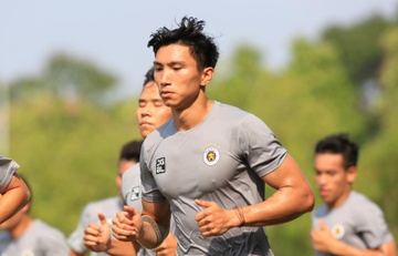 Van Hau tro lai doi hinh CLB Ha Noi sau gan 2 nam hinh anh