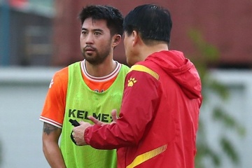 HLV Vu Tien Thanh: Se goi Lee Nguyen trong truong hop khan cap hinh anh
