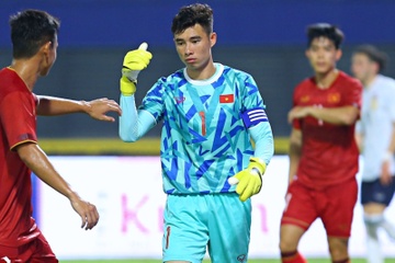 Van Chuan cuu ngay ra mat cua ong Troussier hinh anh