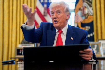 Ong Trump: Se ap thue moi voi chip, thiet bi dien tu Trung Quoc hinh anh