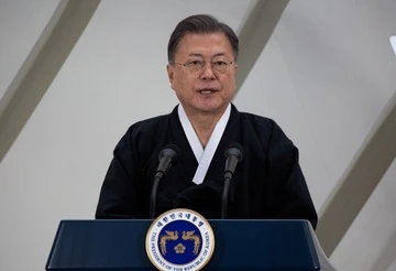 Cuu Tong thong Han Quoc Moon Jae-in bi truy to hinh anh