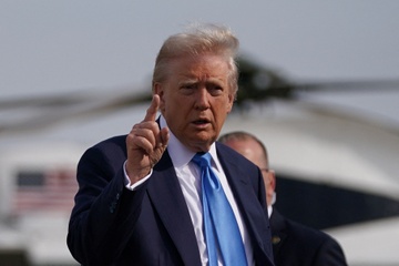 Ong Trump he lo ve cu dien thoai tu ong Tap hinh anh