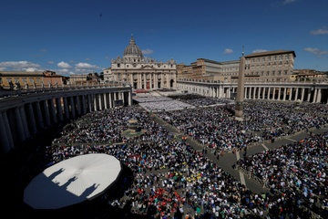 Vatican cat song dien thoai trong thoi gian bau tan giao hoang hinh anh