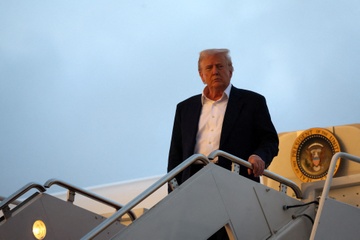 TT Trump noi ve chi phi duyet binh 45 trieu USD trung sinh nhat minh hinh anh