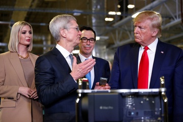 Lieu Apple co ve My sau loi de doa cua ong Trump? hinh anh
