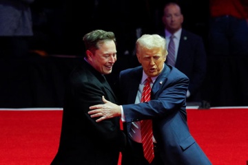 Su dong hanh chong vanh cua Elon Musk va ong Trump hinh anh
