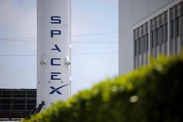 SpaceX va lay vi cang thang Trump - Musk hinh anh