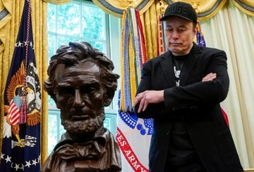 Elon Musk thừa nhận hối tiếc vì công kích ông Trump