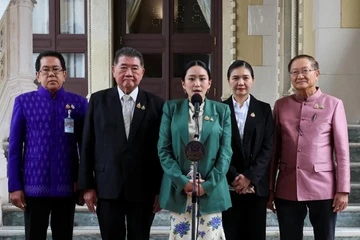 Ba Paetongtarn noi 'hoan toan ton trong' phan quyet cua toa hinh anh