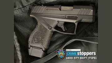 Hoc sinh 16 tuoi mang sung den lop, doa 'ban ca truong' hinh anh