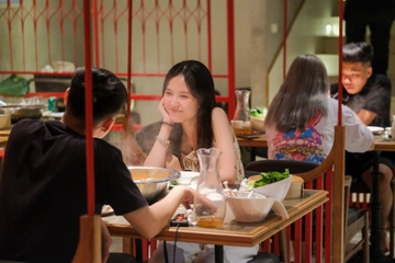 Nhieu quan an vang khach, thieu nhan vien mua tiec Tat nien hinh anh